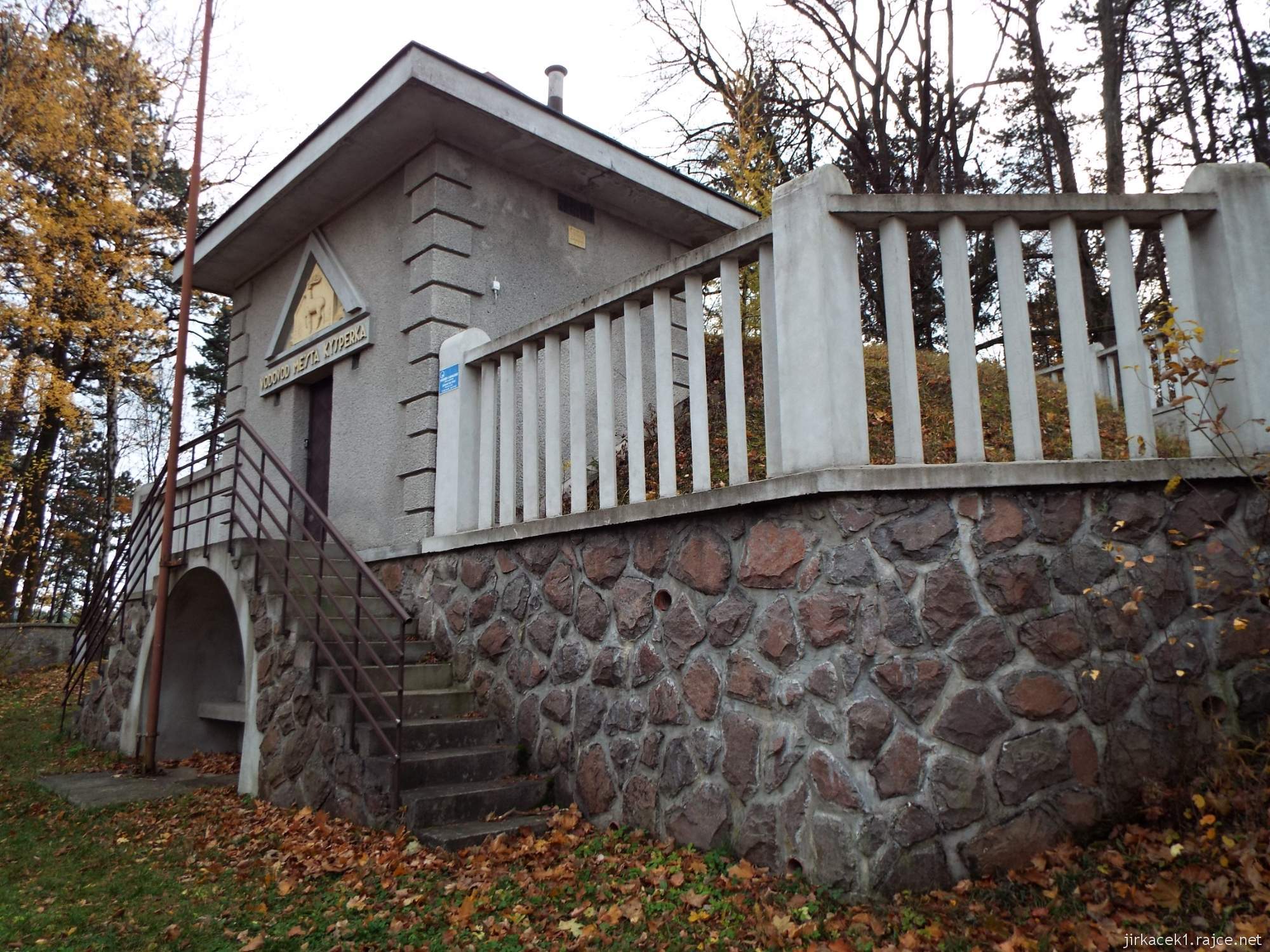 Letohrad - studánka Pod vodojemem 08 - vodojem