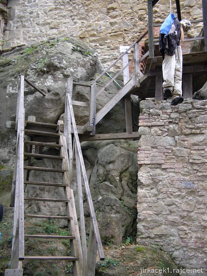 Hrad Cimburk u Koryčan - schodiště do paláce