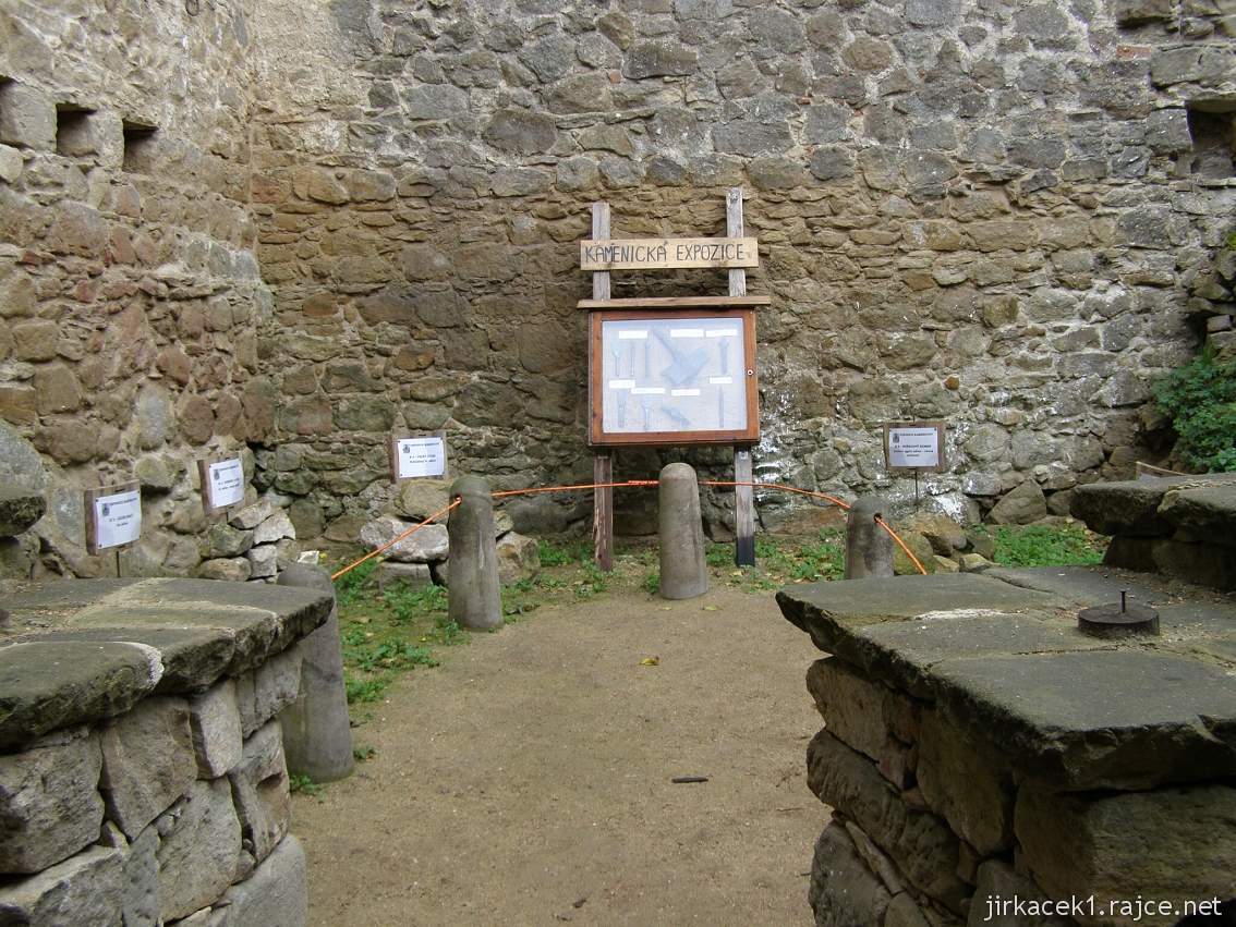 Hrad Cimburk u Koryčan - kamenická expozice