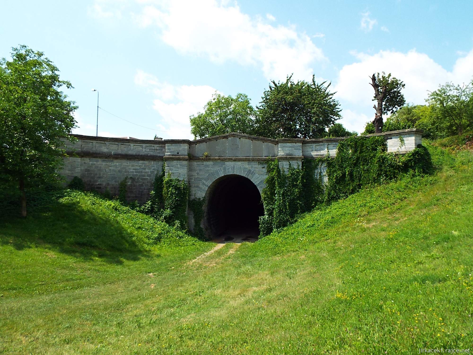 Slavíč - Ferdinandův železniční tunel - východní portál