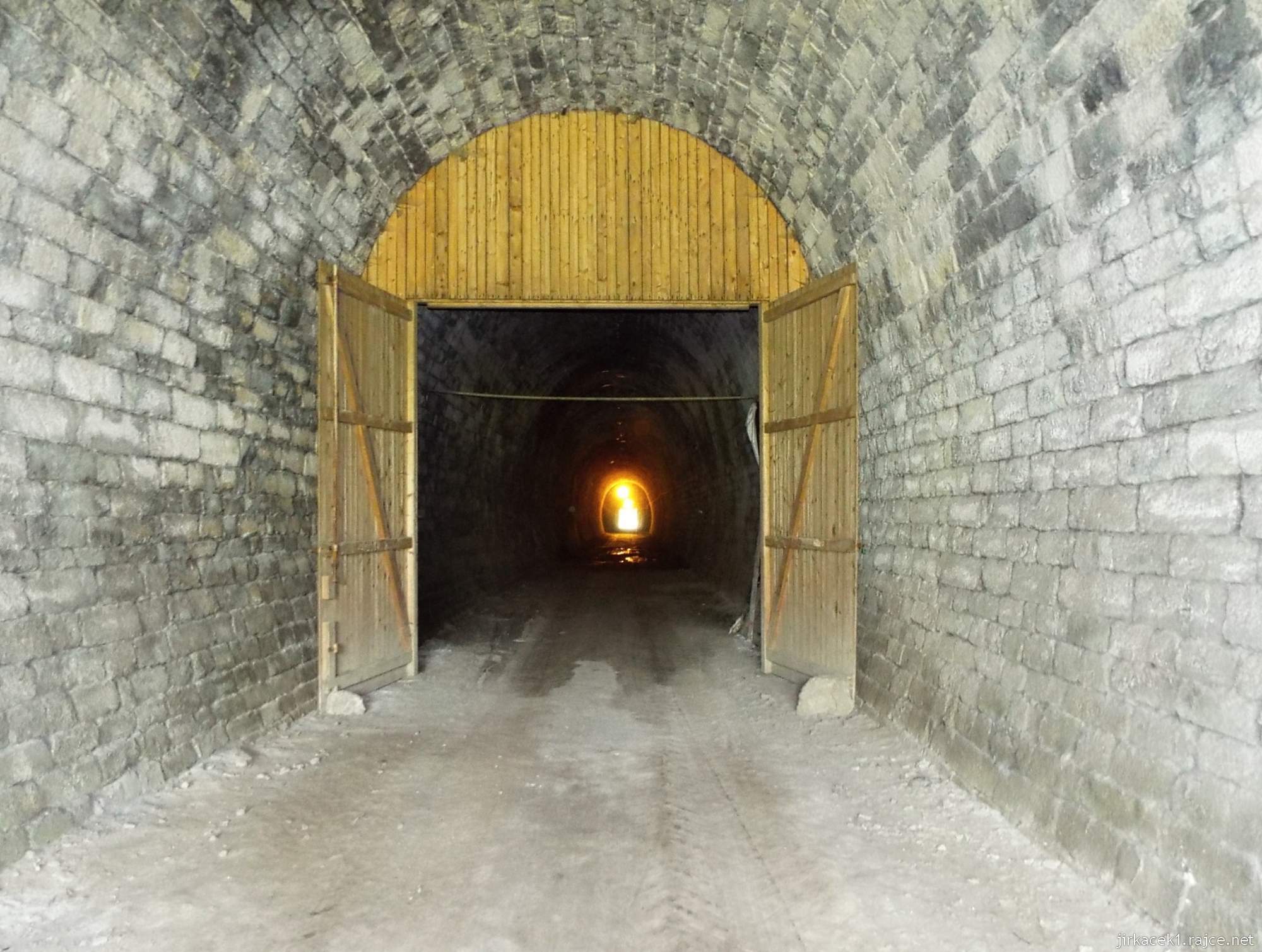 Slavíč - Ferdinandův železniční tunel - východní vstup do tunelu