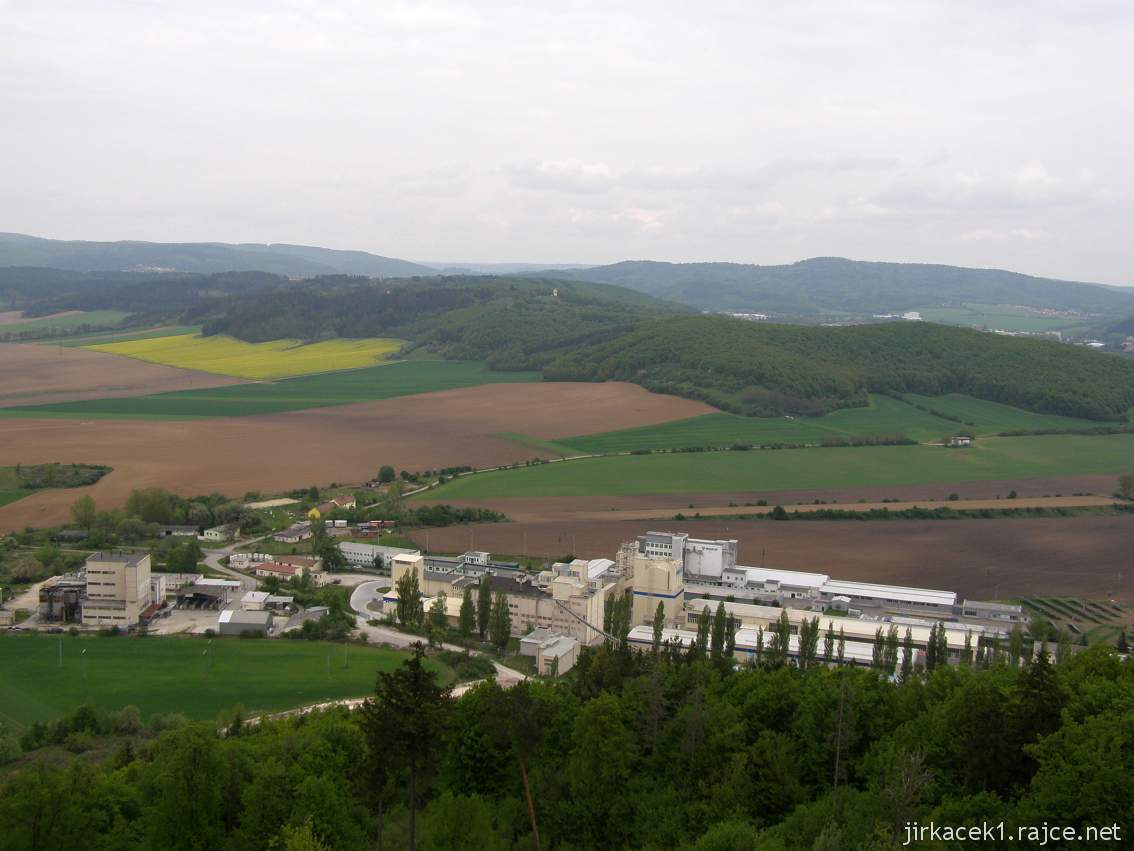 Čebín - rozhledna Čebínka - výhled z věže