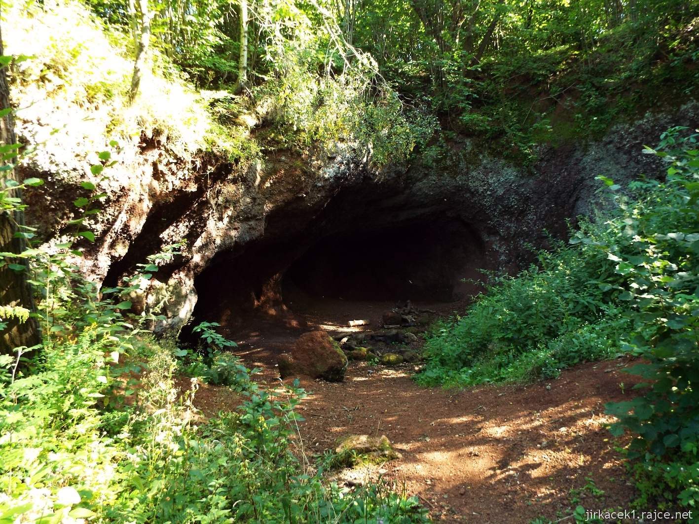 Venušina sopka 07 - boční kráter a stopy po těžbě