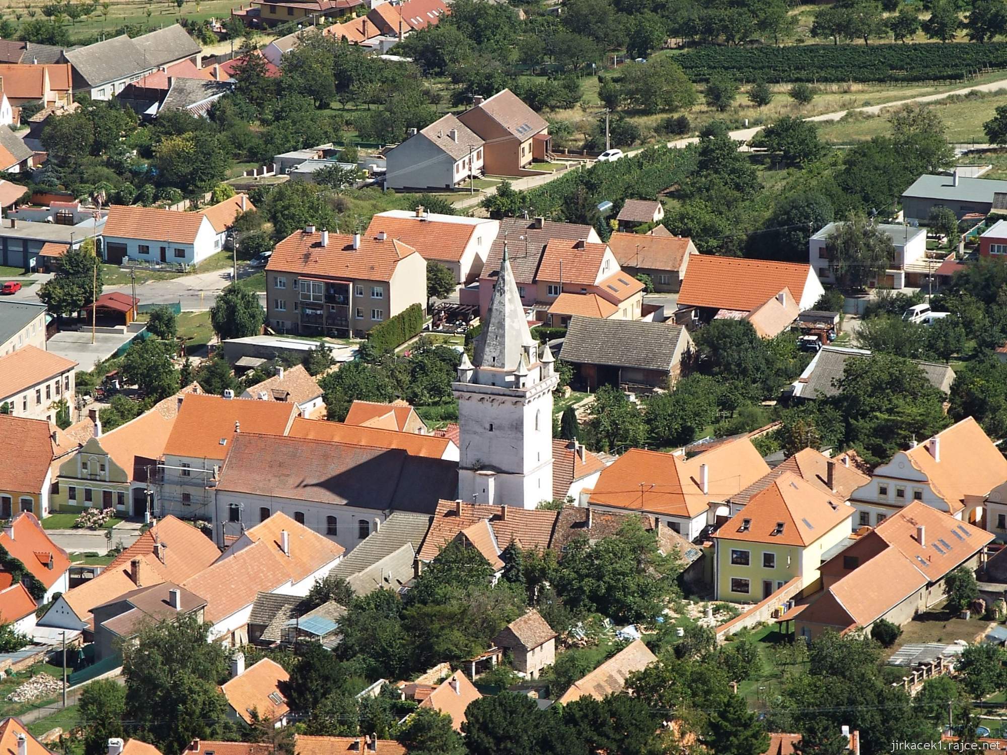 Pavlov - Kostel sv. Barbory 12 - pohled z hradu Děvičky