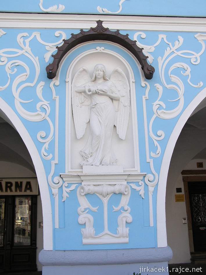 Nový Jičín - Masarykovo náměstí 06 - dům U bílého anděla