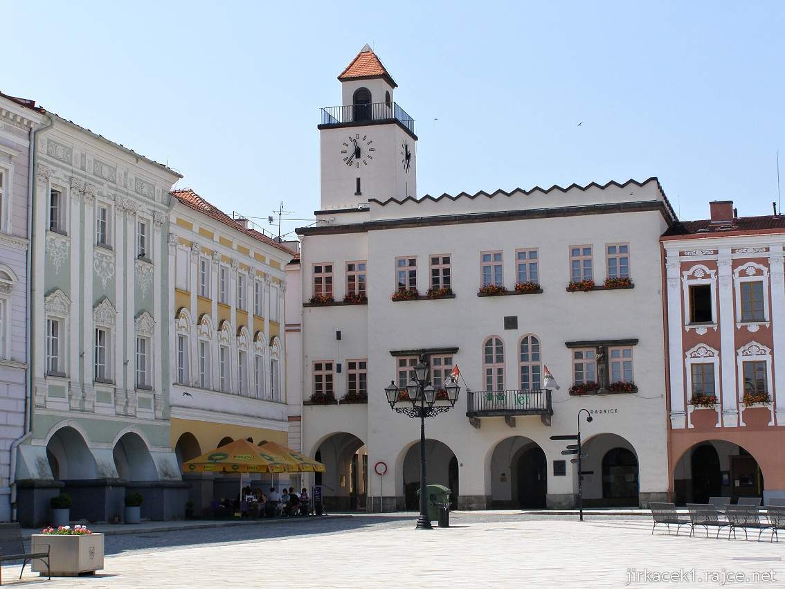 Nový Jičín - Masarykovo náměstí 09 - radnice