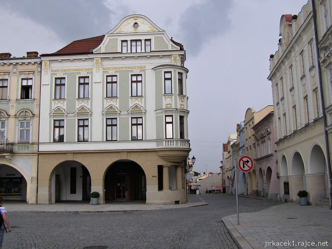 Nový Jičín - Masarykovo náměstí 15 - nárožní dům
