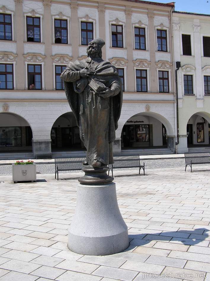 Nový Jičín - Masarykovo náměstí 22 - socha sv. Mikuláše