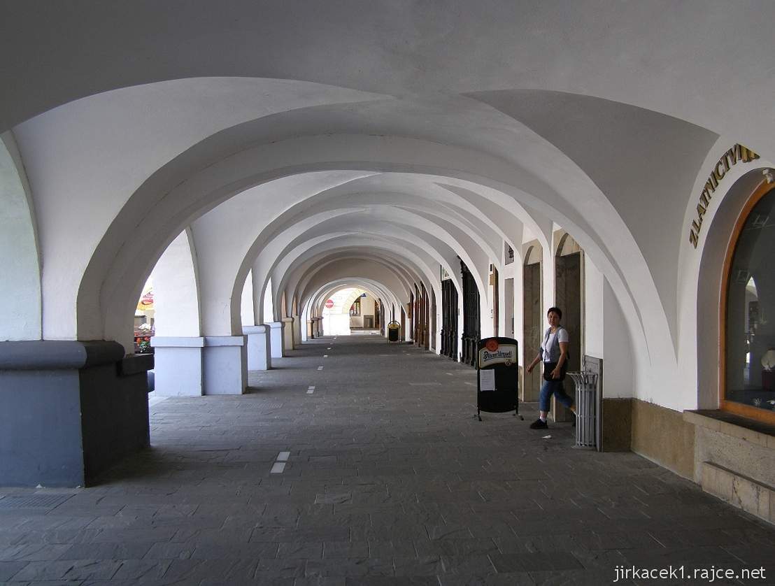 Nový Jičín - Masarykovo náměstí 24 - podloubí