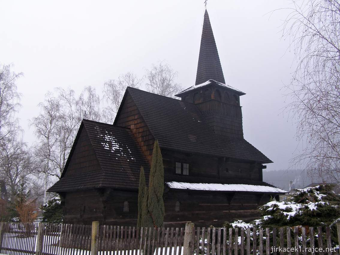 Dobříkov - dřevěný kostel Všech svatých - v zimě
