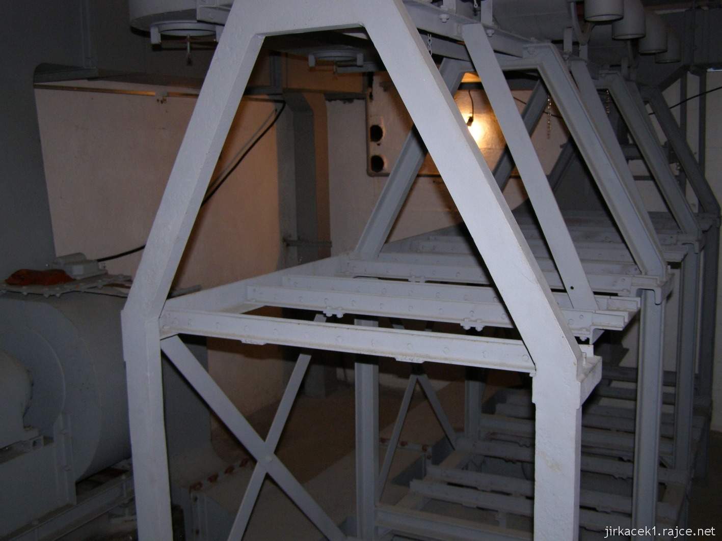 Darkovice - pěchotní srub MO-S 24 Signál - vnitřní zařízení - filtrovna