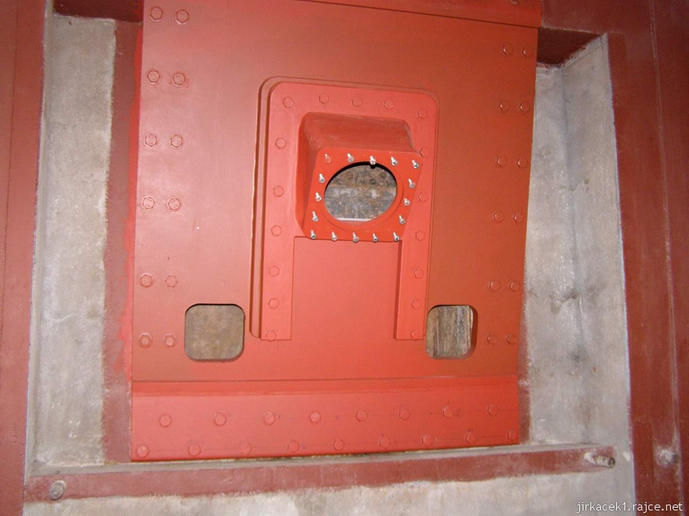 Darkovice - pěchotní srub MO-S 24 Signál - minometná střílna zevnitř