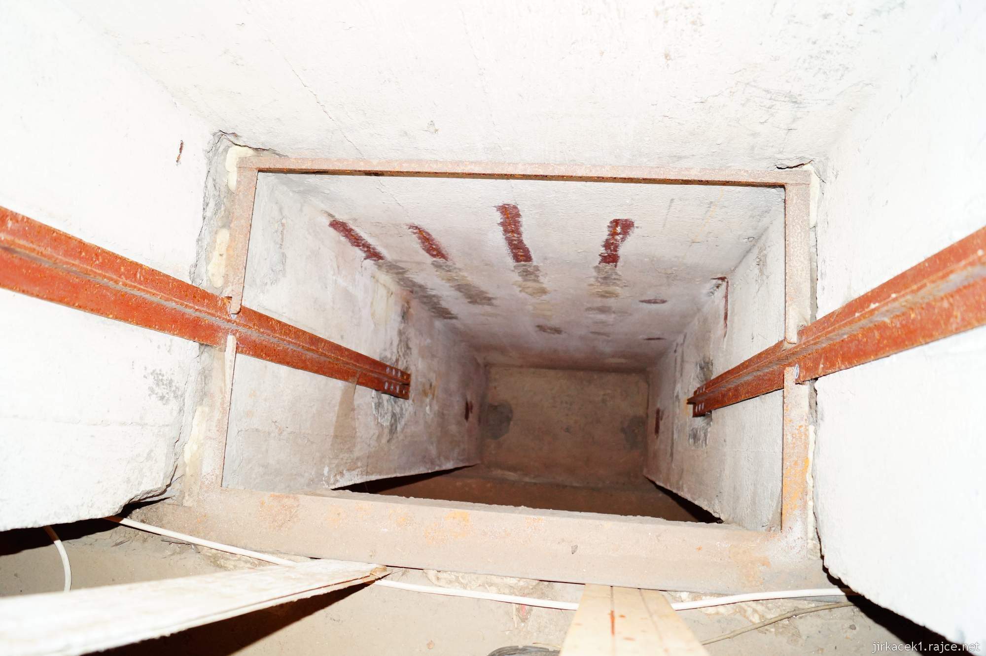 Darkovice - pěchotní srub MO-S 24 Signál - muniční výtah