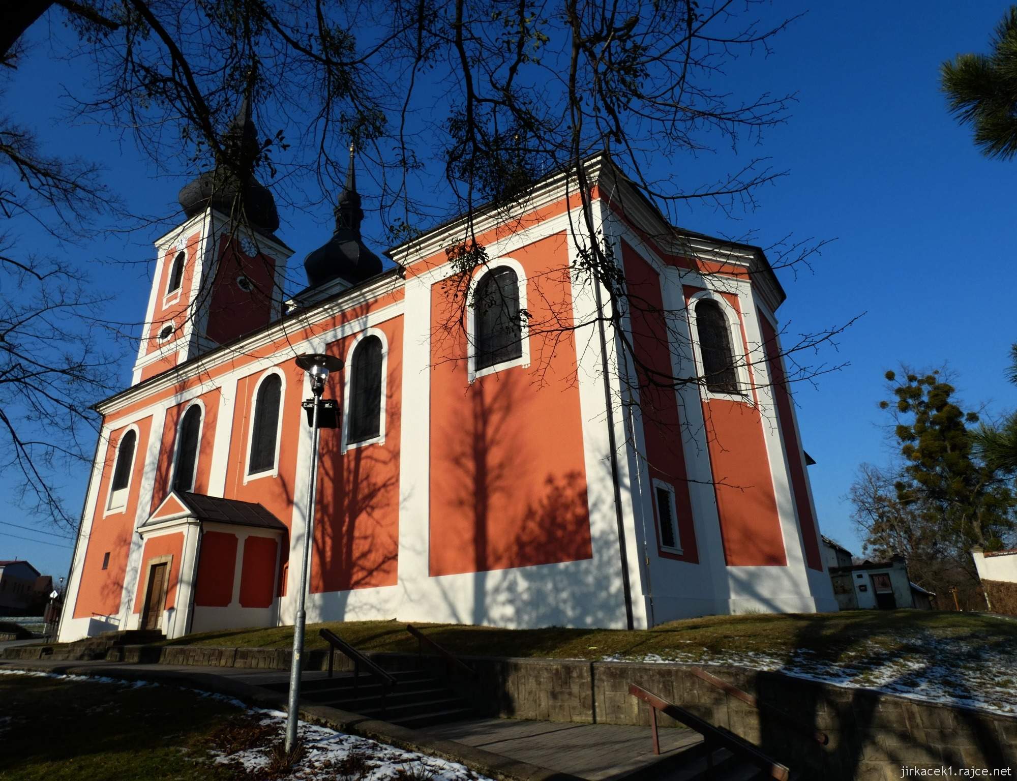 Zašová - kostel Navštívení Panny Marie 09 - celkový pohled