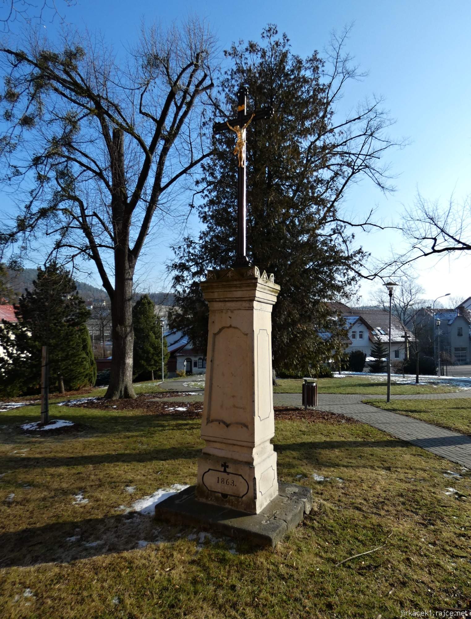 Zašová - kostel Navštívení Panny Marie 12 - kříž s Kristem z roku 1863