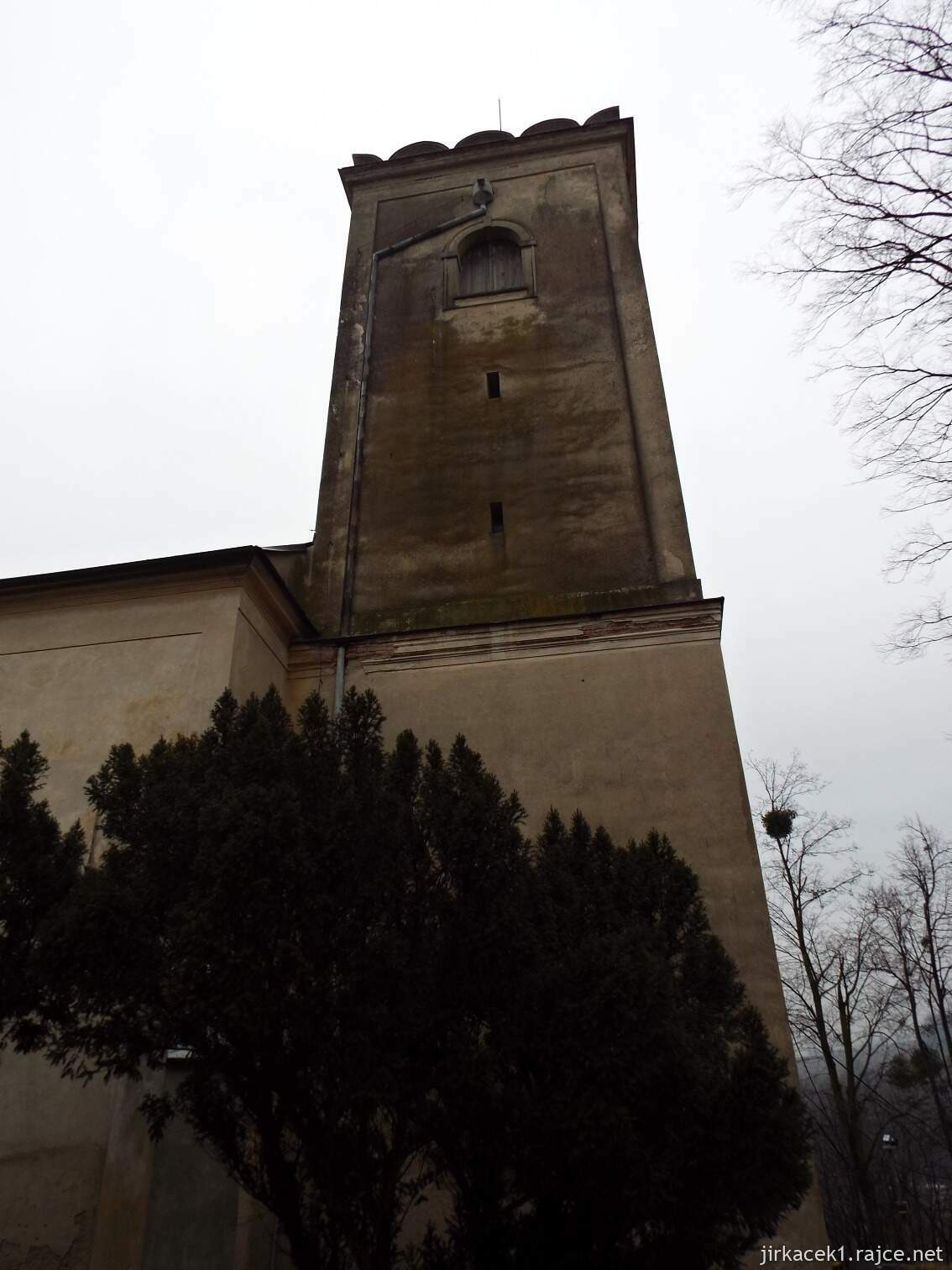 E - Fulnek - kostel Nanebevzetí Panny Marie v Jerlochovicíc​h 13 - věž s okapem