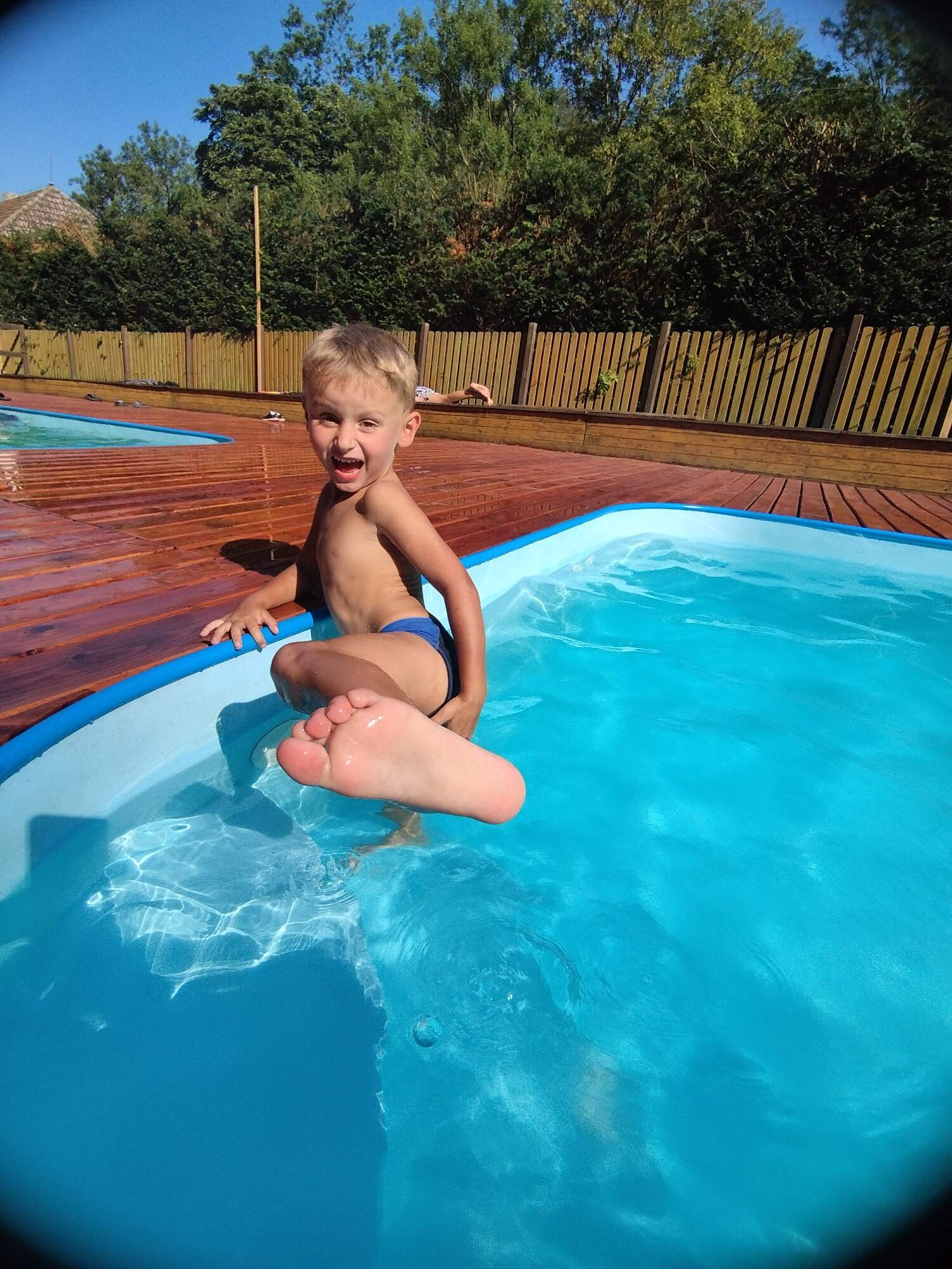 idnes rajce boy  boy boy Kemp Opárno, malé Žernoseky, zřícenina – Lucie – album na Rajčeti