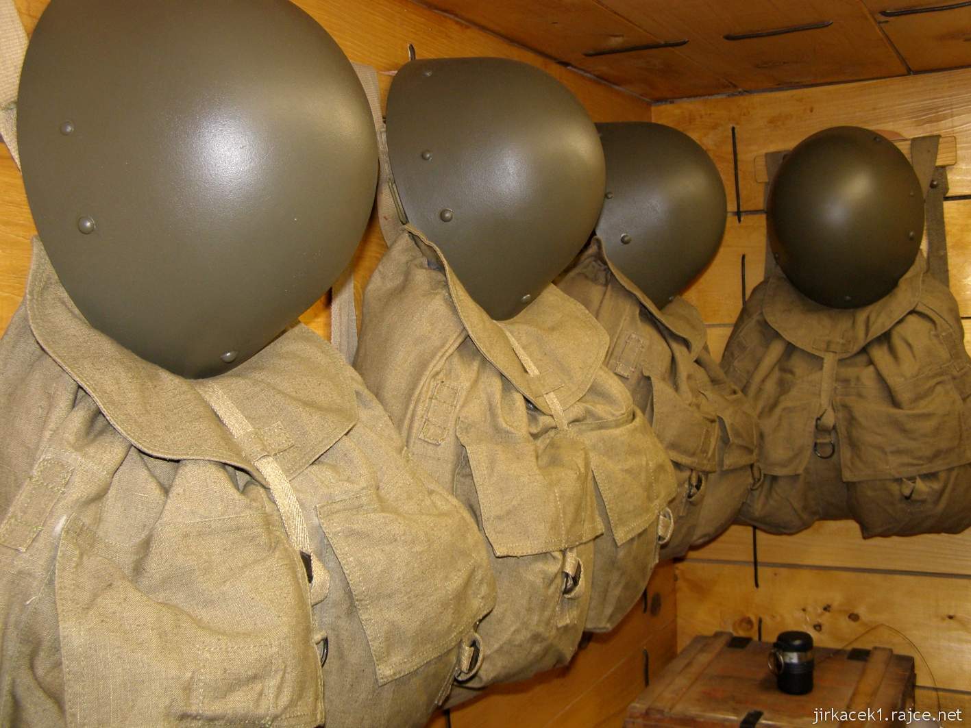 muzeum čs. opevnění Karlštejn 08 - vybavení vojáků ve službě