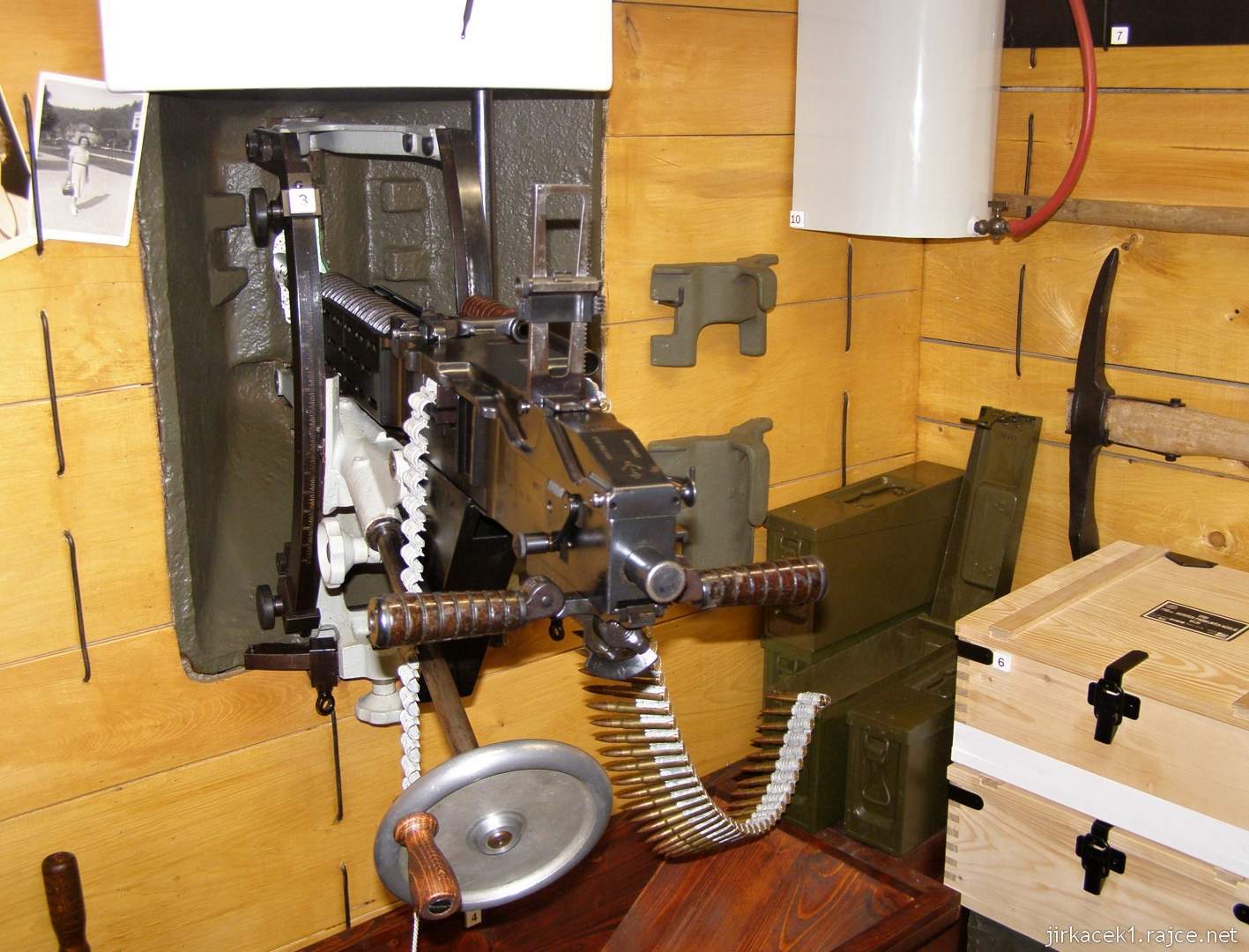muzeum čs. opevnění Karlštejn 13 - těžký kulomet