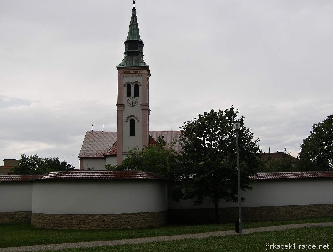 Nový Jičín - Kaple Panny Marie Bolestné (Španělská kaple) - ohradní zeď s bývalou kaplí