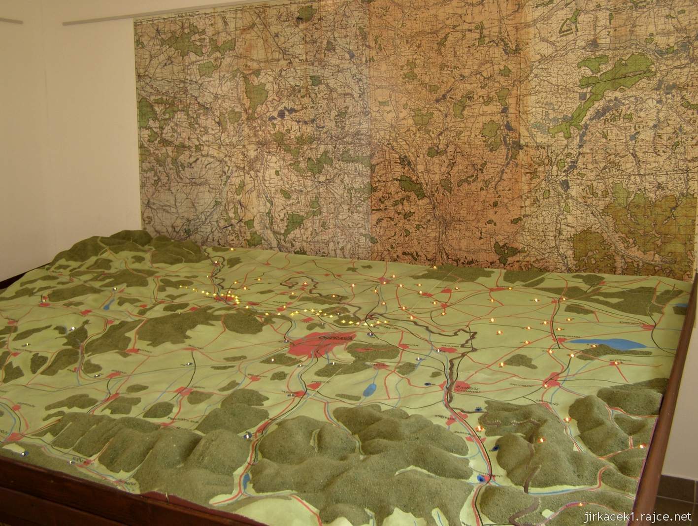 Hrabyně - Národní památník II. světové války 07 - výstava v muzeu - mapa ostravské vojenské operace 2.sv.války