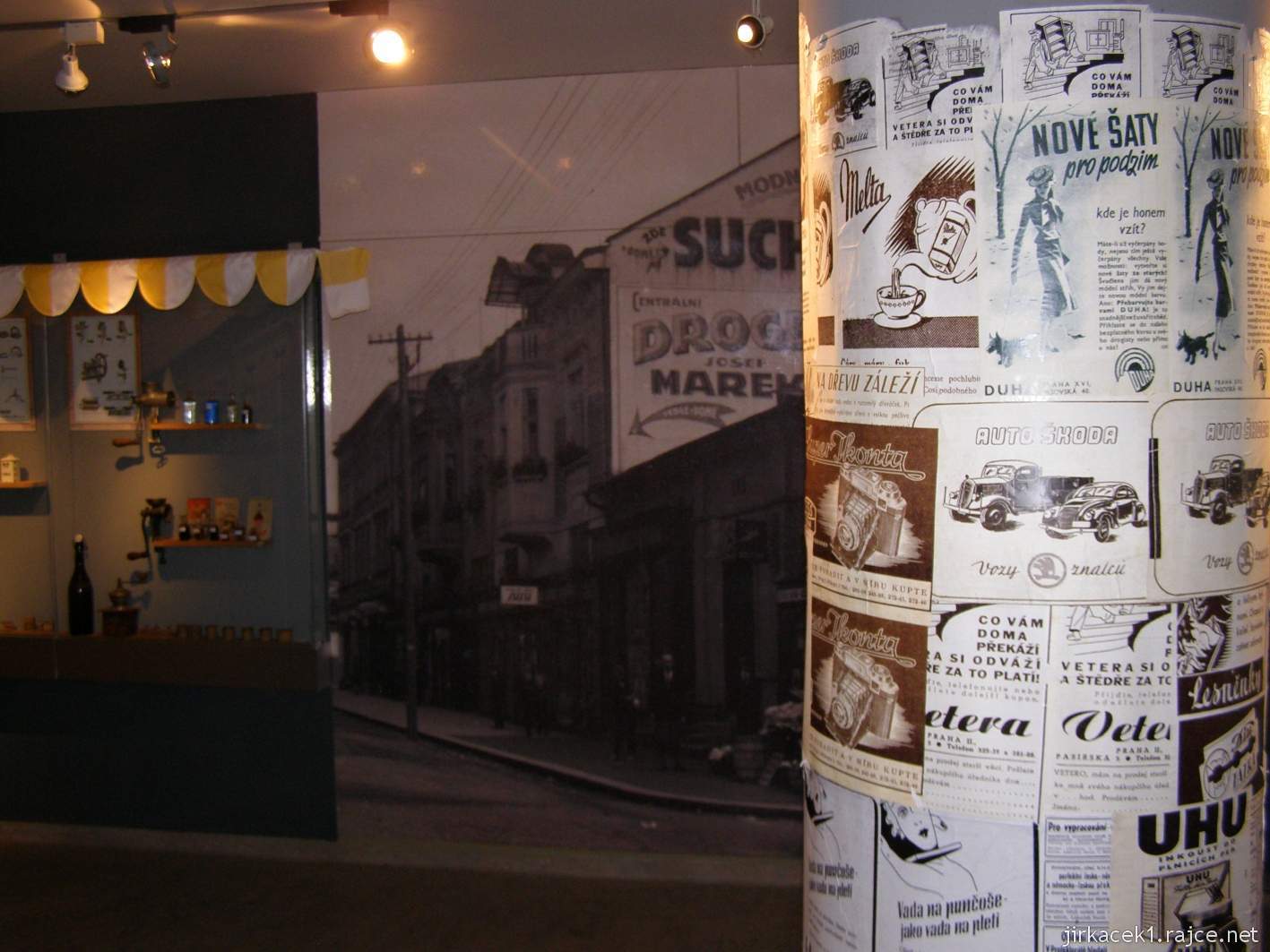 Hrabyně - Národní památník II. světové války 11 - výstava v muzeu - atmosféra městečka 30.let