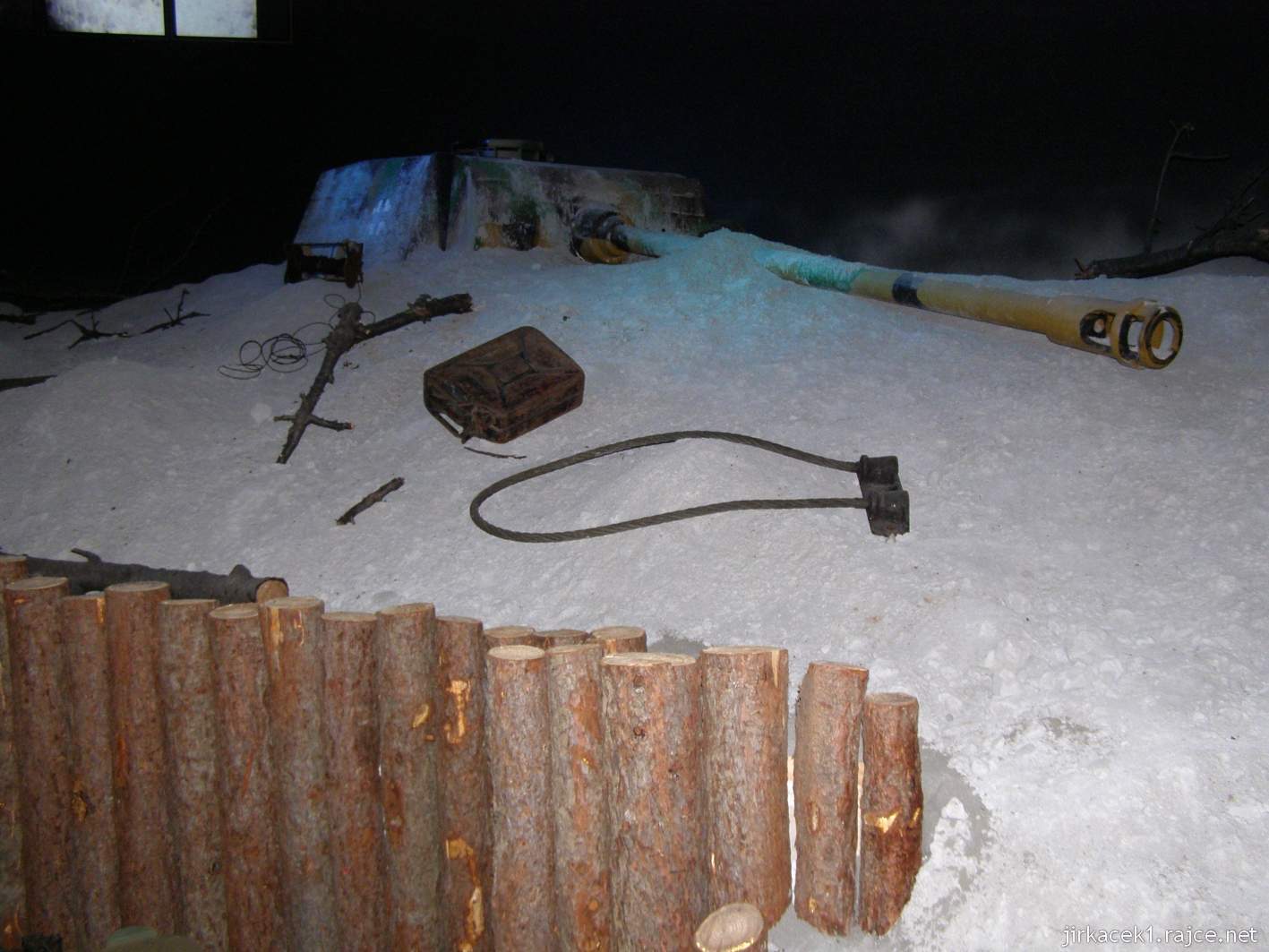 Hrabyně - Národní památník II. světové války 30 - památník - expozice