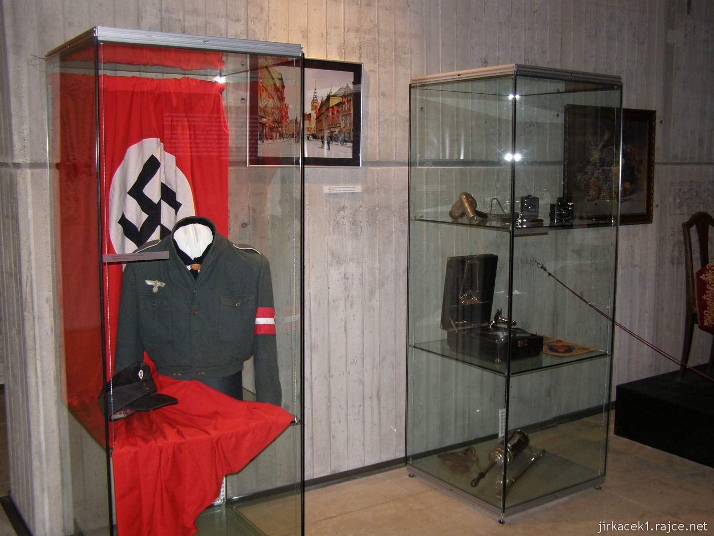 Hrabyně - Národní památník II. světové války 36 - památník - expozice