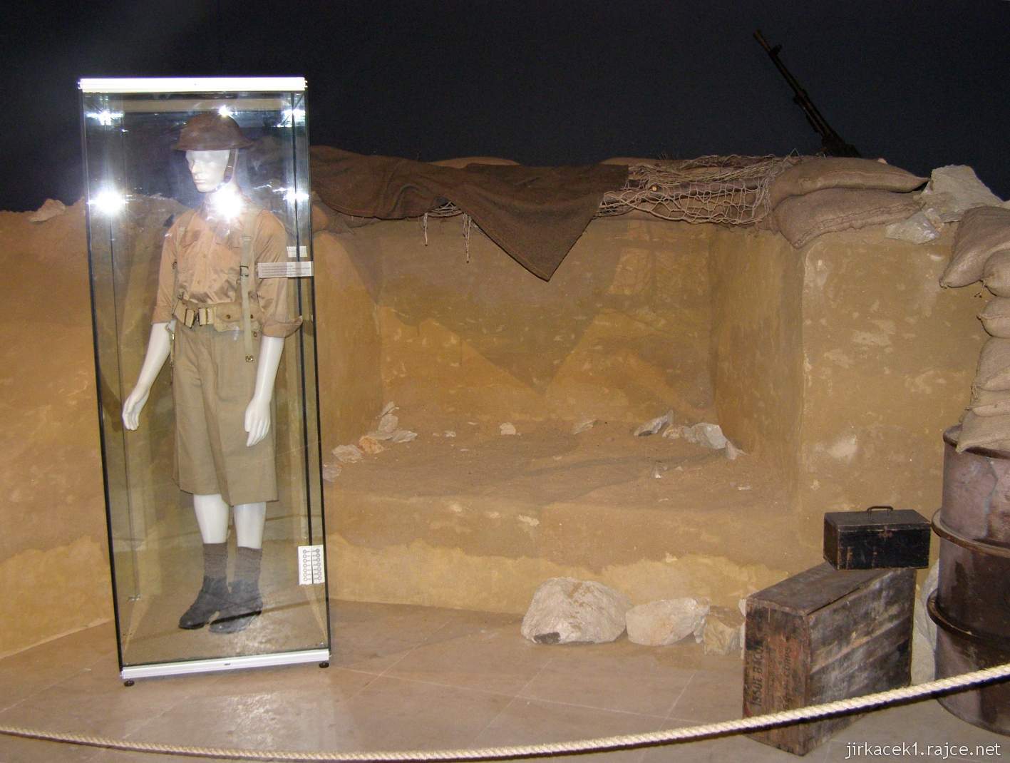 Hrabyně - Národní památník II. světové války 39 - památník - expozice