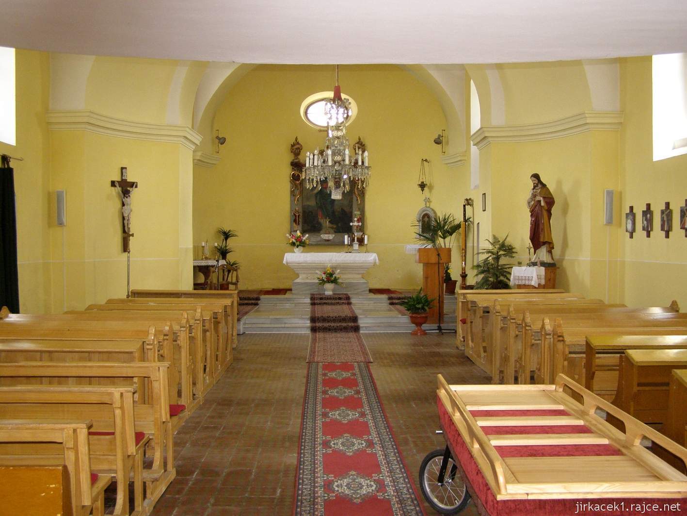 Hlučín - kostel sv. Markéty 04 - interiér