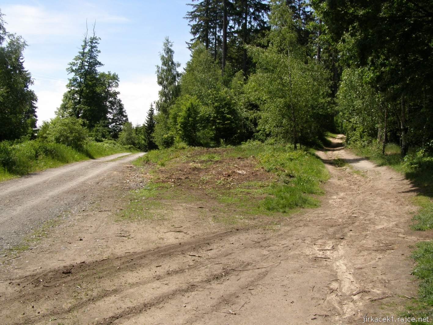 085 - hlavní cesta na Brdo - vpravo odbočka k rozhledně Brdo