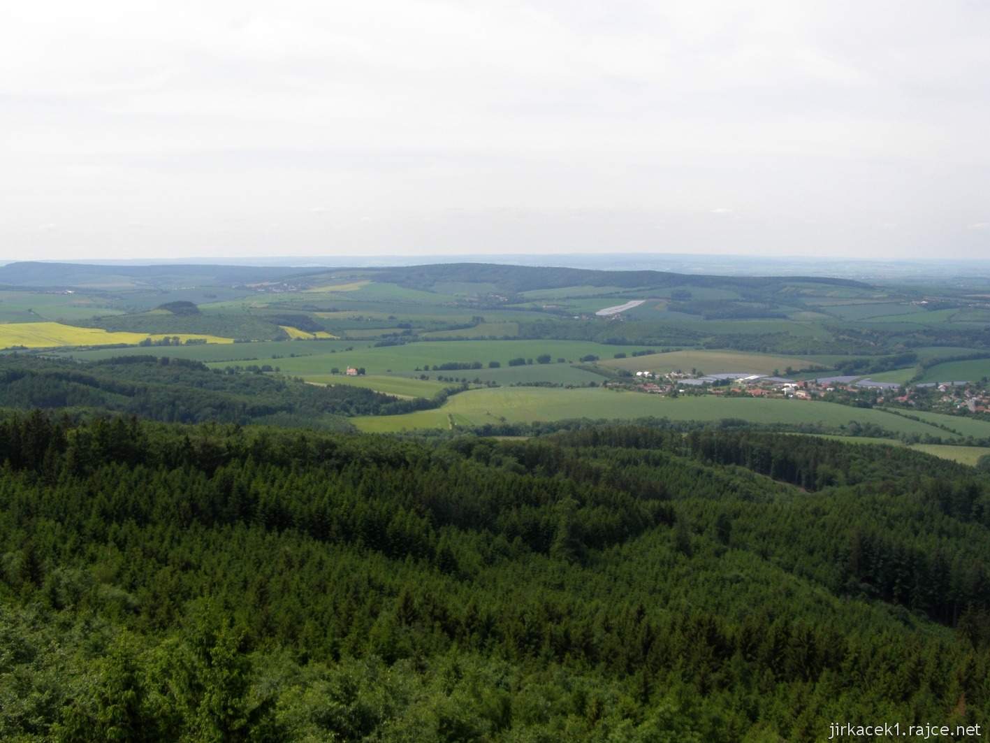 Chřiby - výhled na pohoří z rozhledny Brdo