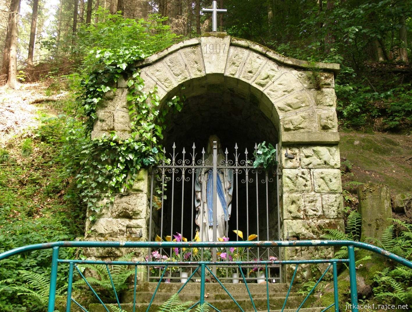 160 - Roštínská kaple - kaple a Panna Marie