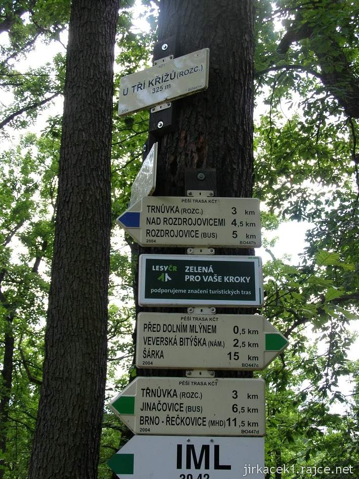 Chudčice - kalvárie Tři kříže u Veverské Bítýšky - rozcestník U Tří křížů