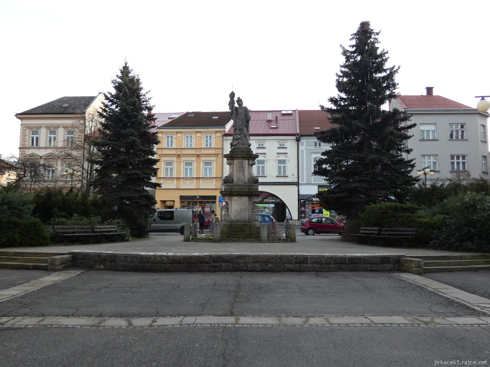 I - Valašské Meziříčí - náměstí 23 - Socha sv. Floriána z roku 1901