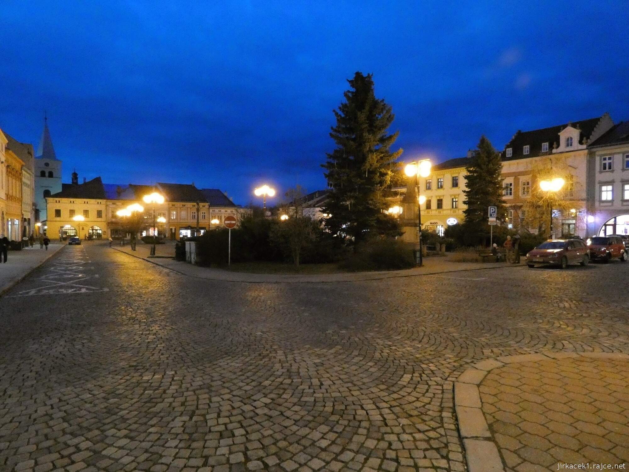 I - Valašské Meziříčí - náměstí 28 - celkový pohled