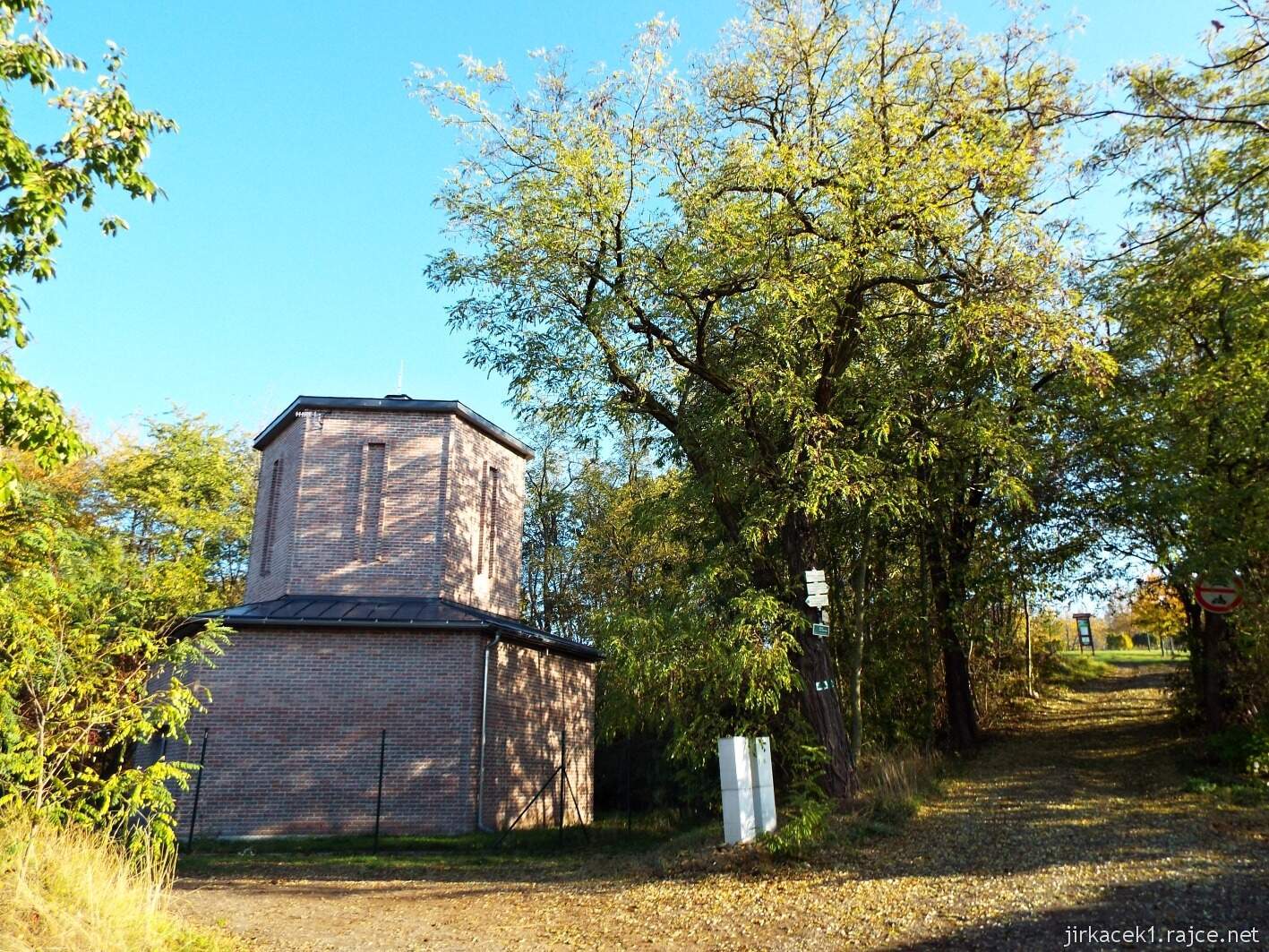 Velký Týnec 12 - vodárna na Hradisku