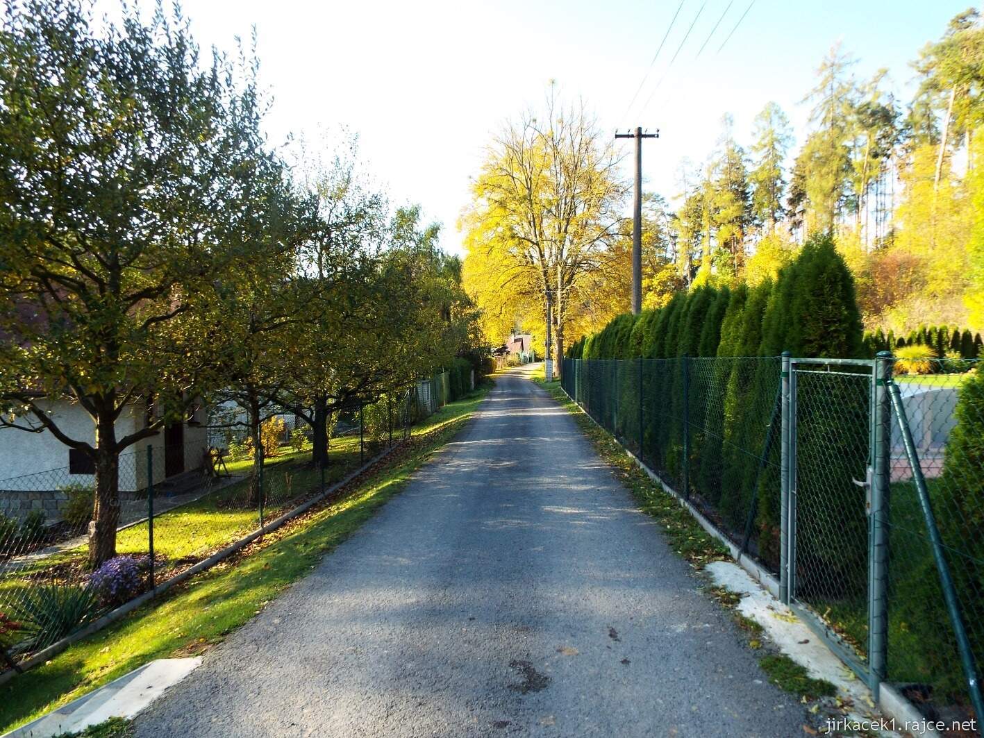 Přestavlky - ulice v zahrádkářské kolonii