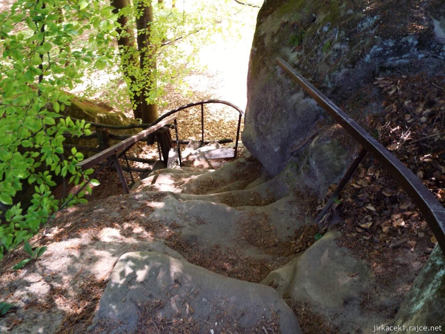 04 - Klokočské průchody 104 - po žluté na hrad Rotštejn