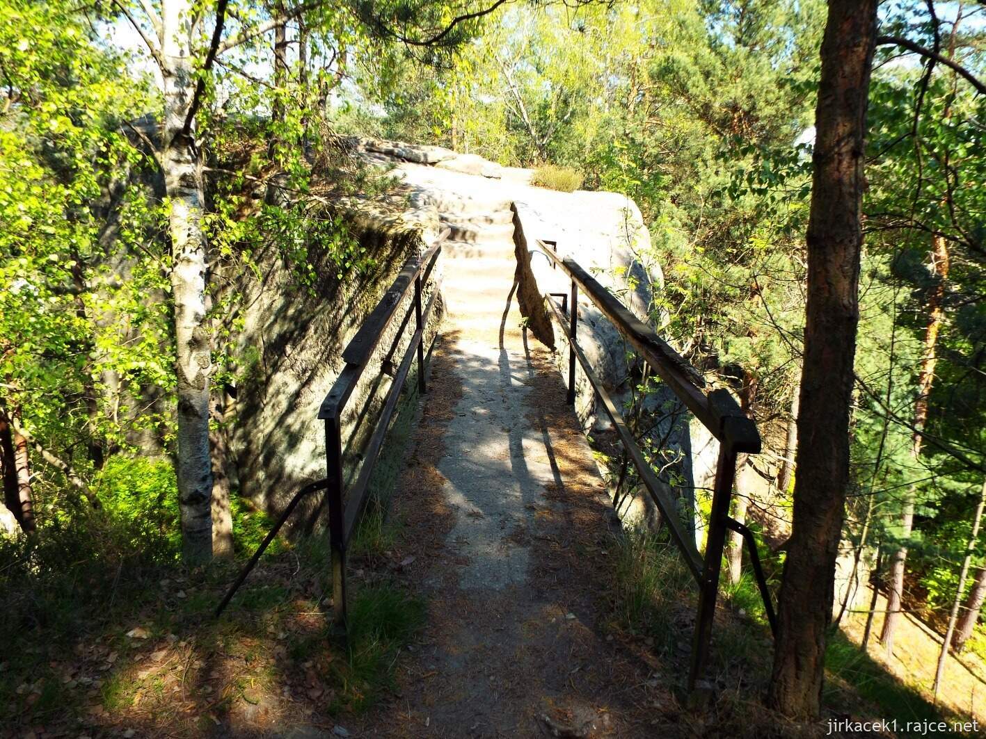 04 - Klokočské průchody 99 - po žluté na hrad Rotštejn