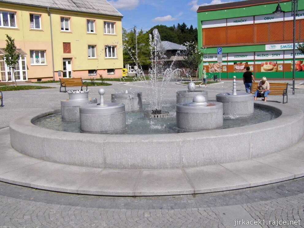 Moravský Beroun - fontána - kašna 2011